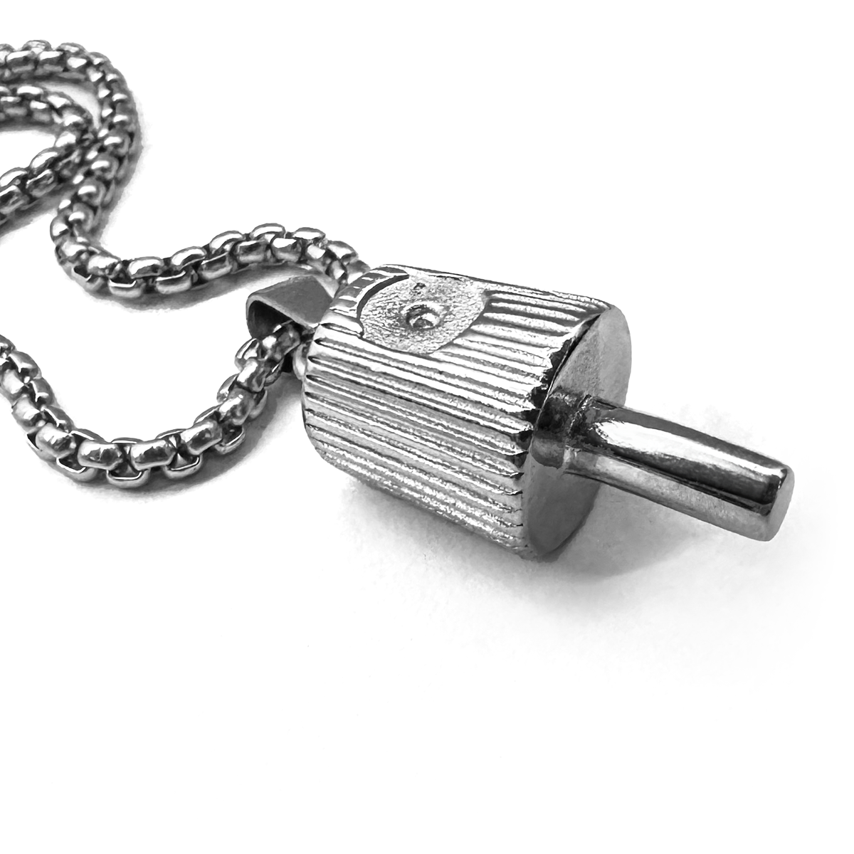 NY Fat Cap Silver Pendant - Box Link Chain Necklace