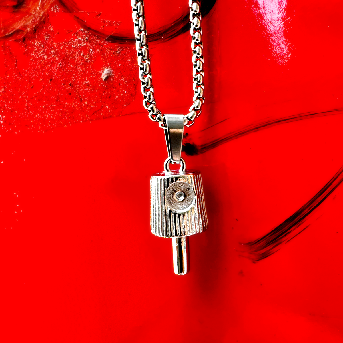 NY Fat Cap Silver Pendant - Box Link Chain Necklace